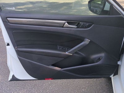 2020 Volkswagen Passat 2.0T R-Line
