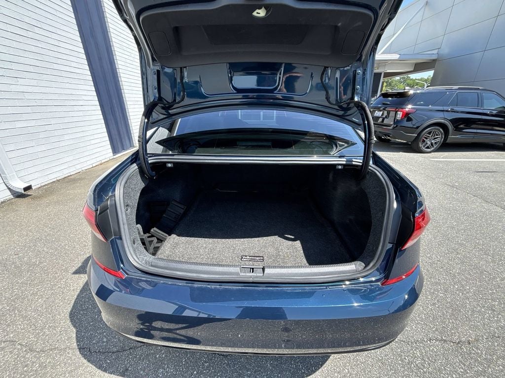 2021 Volkswagen Passat 2.0T R-Line