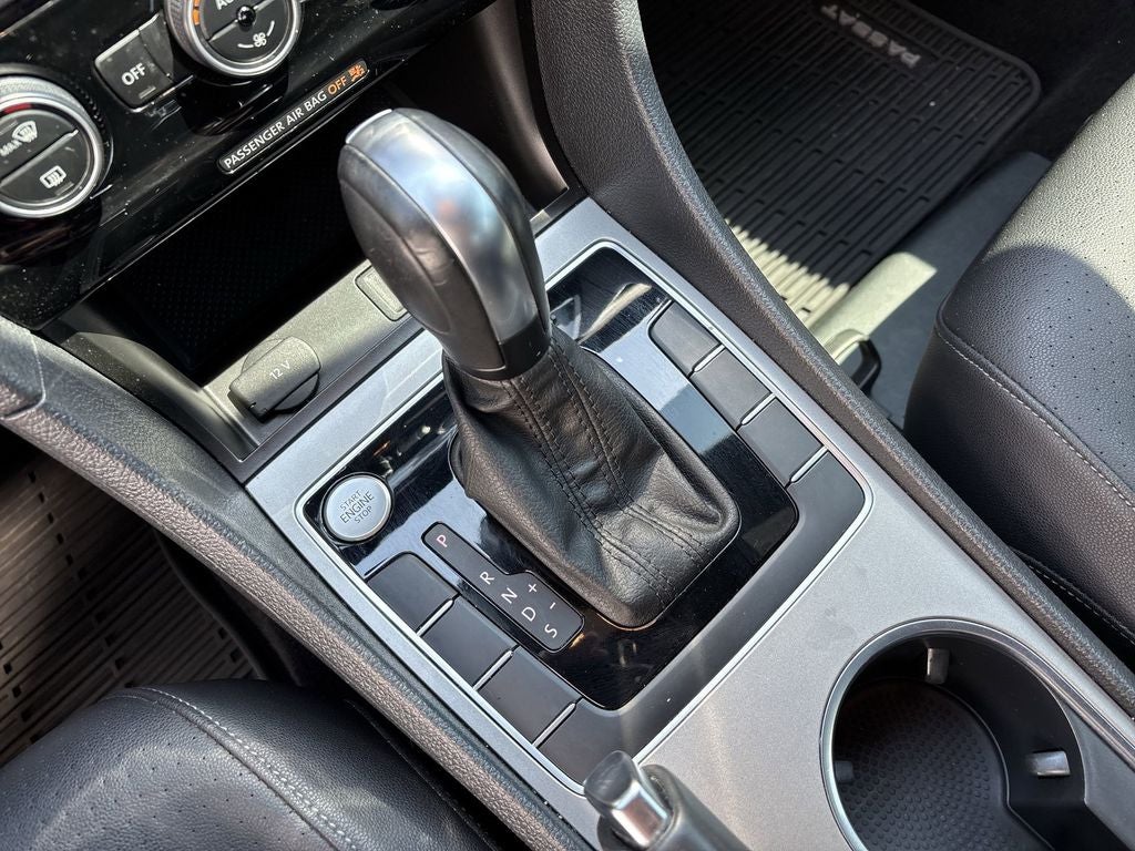 2021 Volkswagen Passat 2.0T R-Line