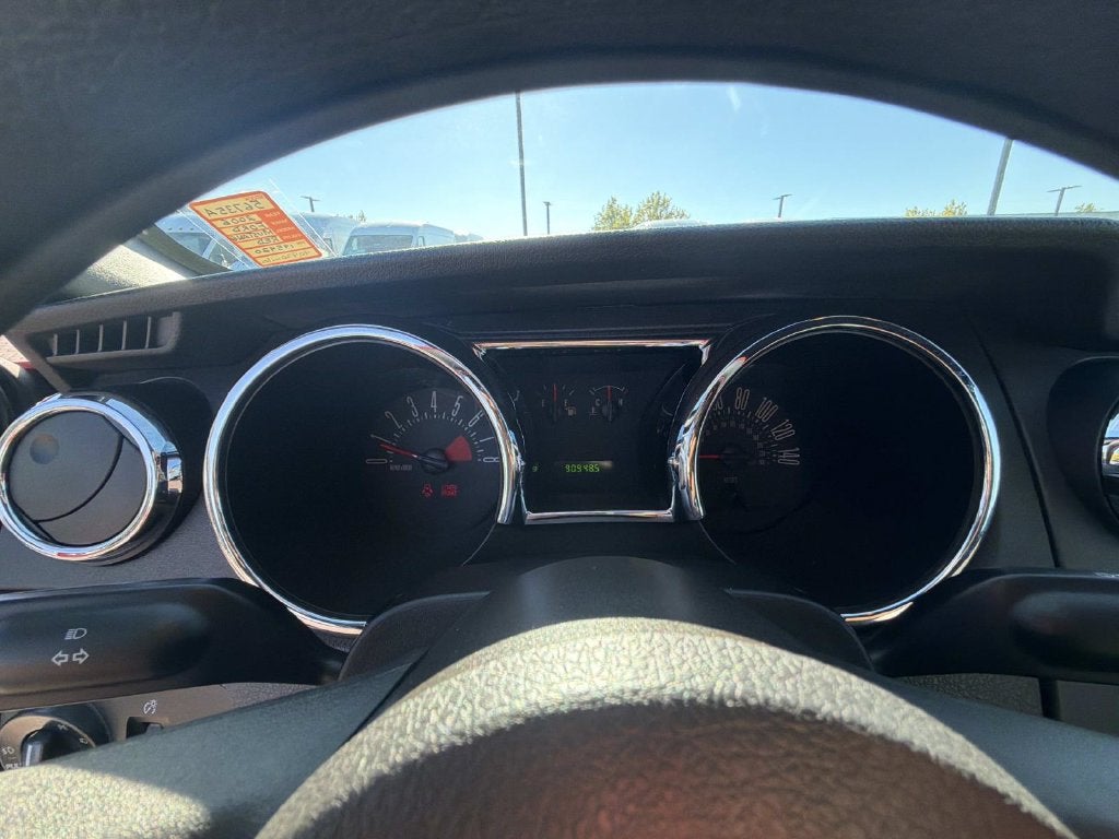 2006 Ford Mustang GT Deluxe