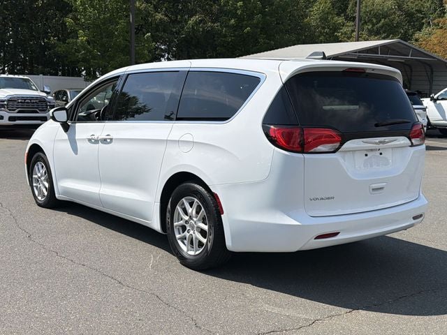 2021 Chrysler Voyager L