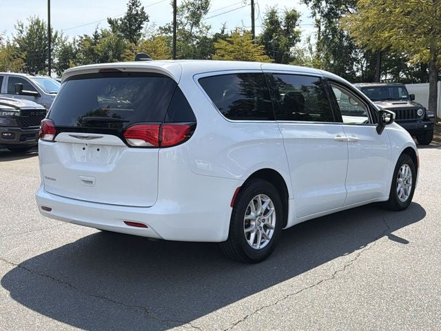2021 Chrysler Voyager L