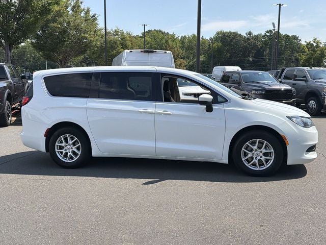 2021 Chrysler Voyager L