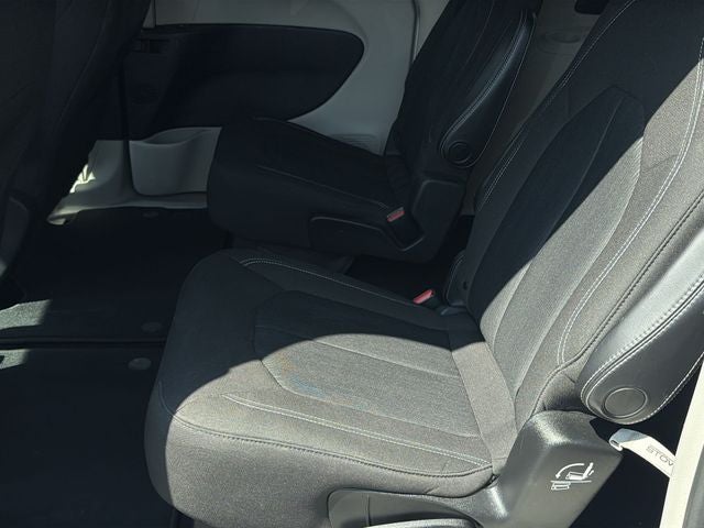 2021 Chrysler Voyager L