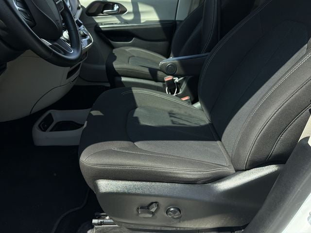 2021 Chrysler Voyager L