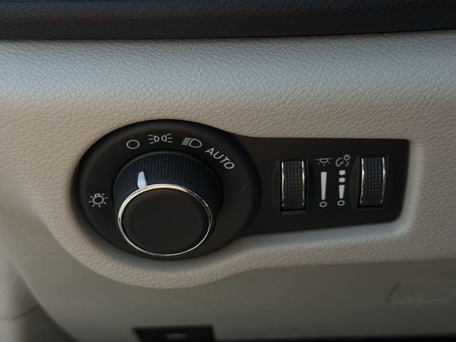 2021 Chrysler Voyager L