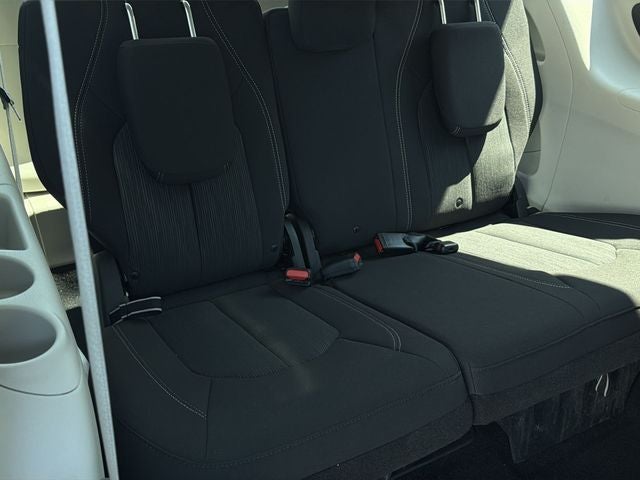 2021 Chrysler Voyager L