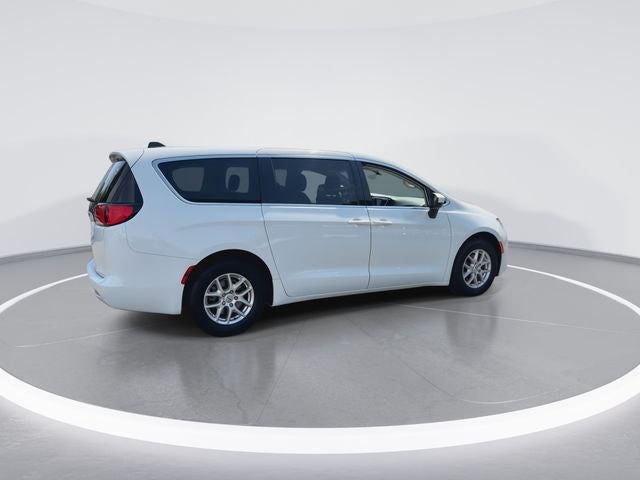 2021 Chrysler Voyager L