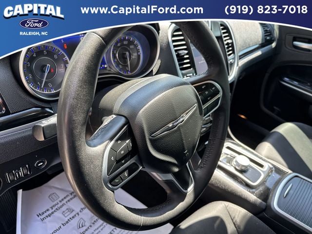 2023 Chrysler 300 Touring