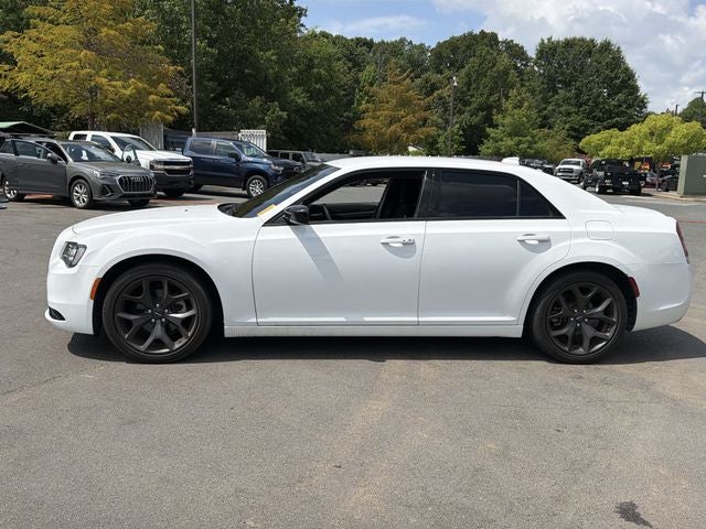 2023 Chrysler 300 Touring