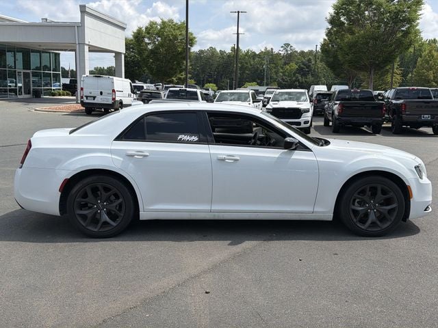 2023 Chrysler 300 Touring