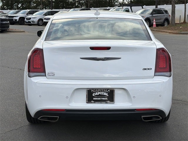 2023 Chrysler 300 Touring