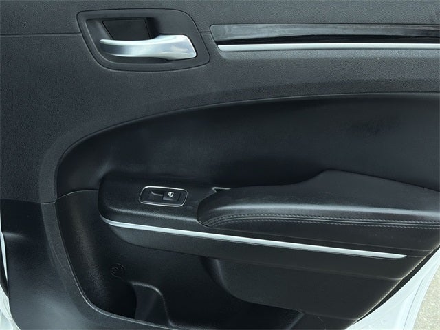 2023 Chrysler 300 Touring