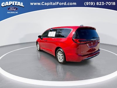 2025 Chrysler Pacifica Select