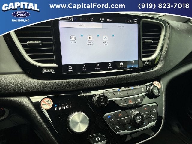 2025 Chrysler Pacifica Select