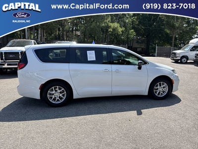 2024 Chrysler Pacifica Touring L