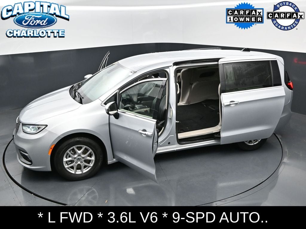 2023 Chrysler Pacifica Touring L