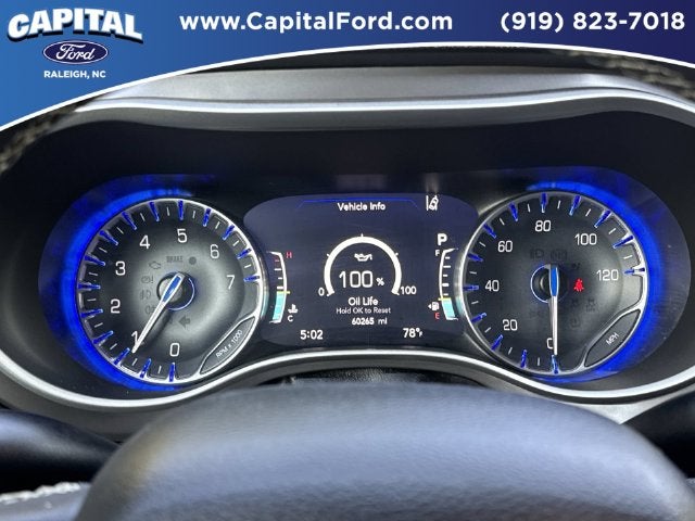2025 Chrysler Pacifica Select