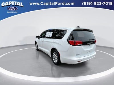 2023 Chrysler Voyager LX
