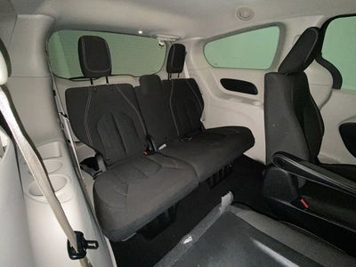 2021 Chrysler Voyager LX