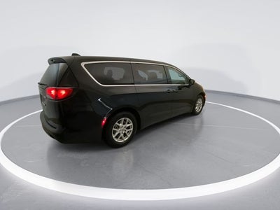 2021 Chrysler Voyager LX