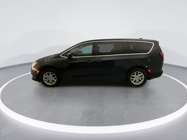 2021 Chrysler Voyager LX