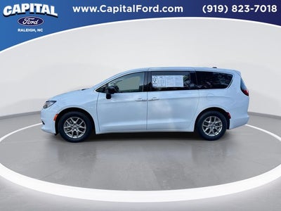 2024 Chrysler Voyager LX