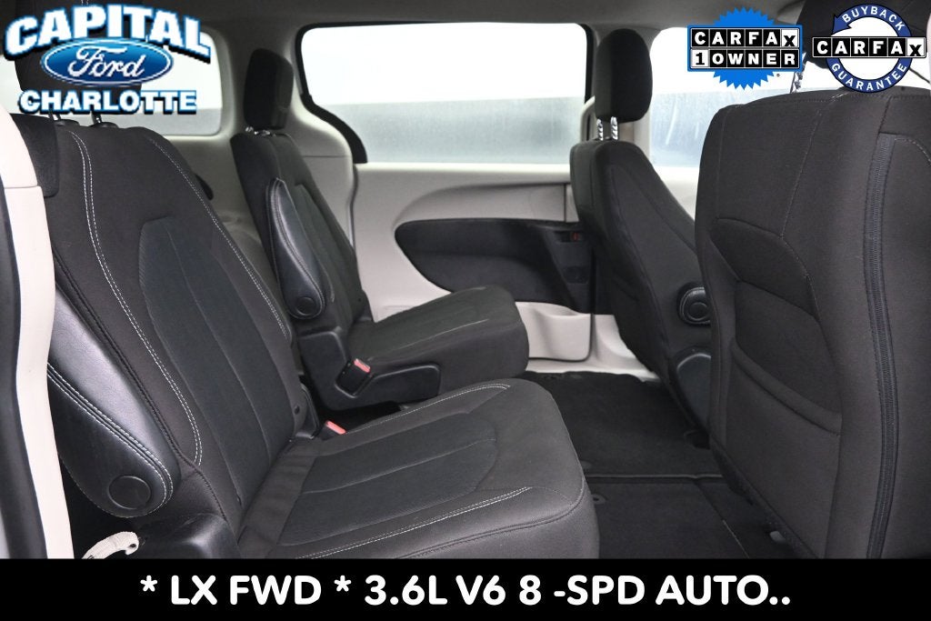 2023 Chrysler Voyager LX