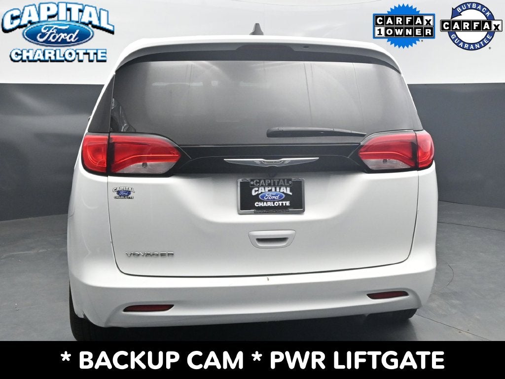 2023 Chrysler Voyager LX