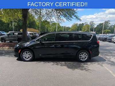 2025 Chrysler Voyager LX
