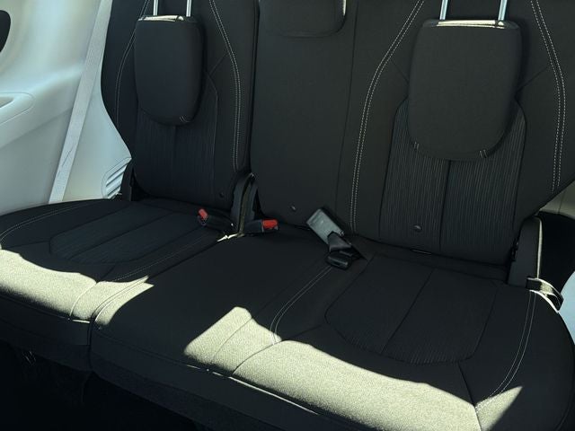 2021 Chrysler Voyager LX