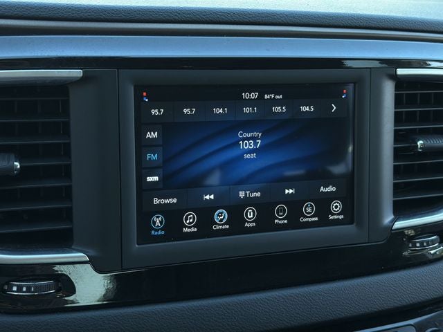 2021 Chrysler Voyager LX