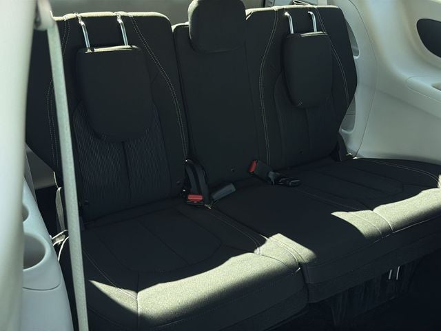 2021 Chrysler Voyager LX