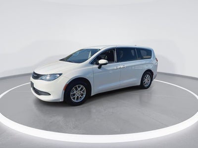 2021 Chrysler Voyager LX