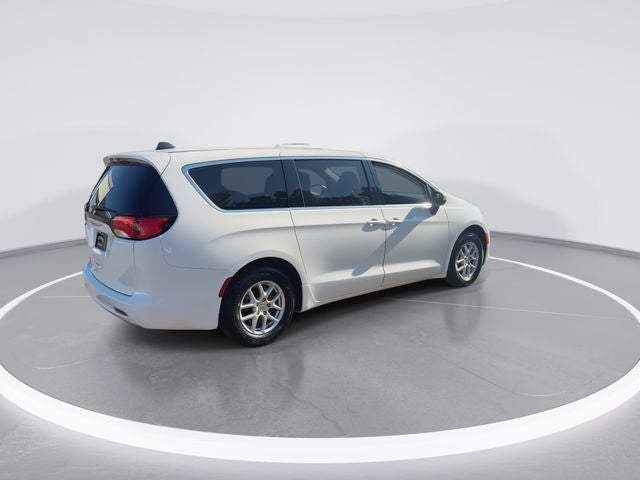 2021 Chrysler Voyager LX