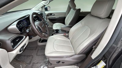 2017 Chrysler Pacifica Touring L Plus