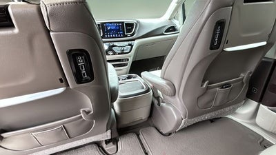 2017 Chrysler Pacifica Touring L Plus