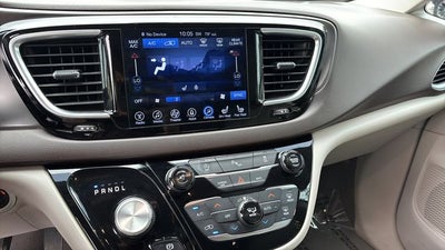2017 Chrysler Pacifica Touring L Plus