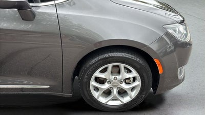 2017 Chrysler Pacifica Touring L Plus