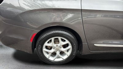2017 Chrysler Pacifica Touring L Plus