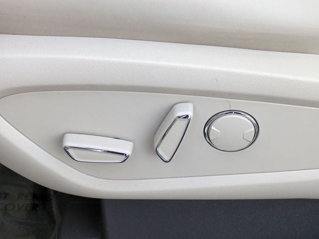 2019 Lincoln Nautilus Select