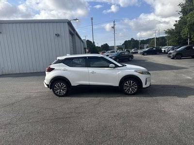 2023 Nissan Kicks SV