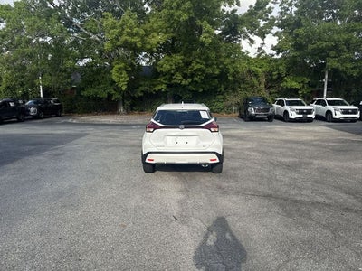 2023 Nissan Kicks SV