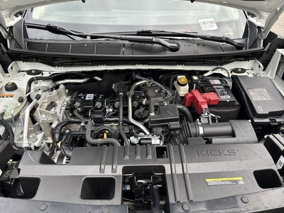 2025 Nissan Kicks SR
