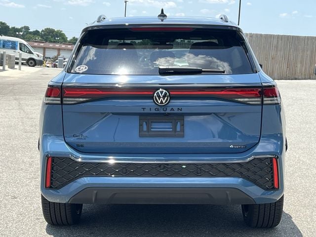 2025 Volkswagen Tiguan 2.0T SE R-Line Black
