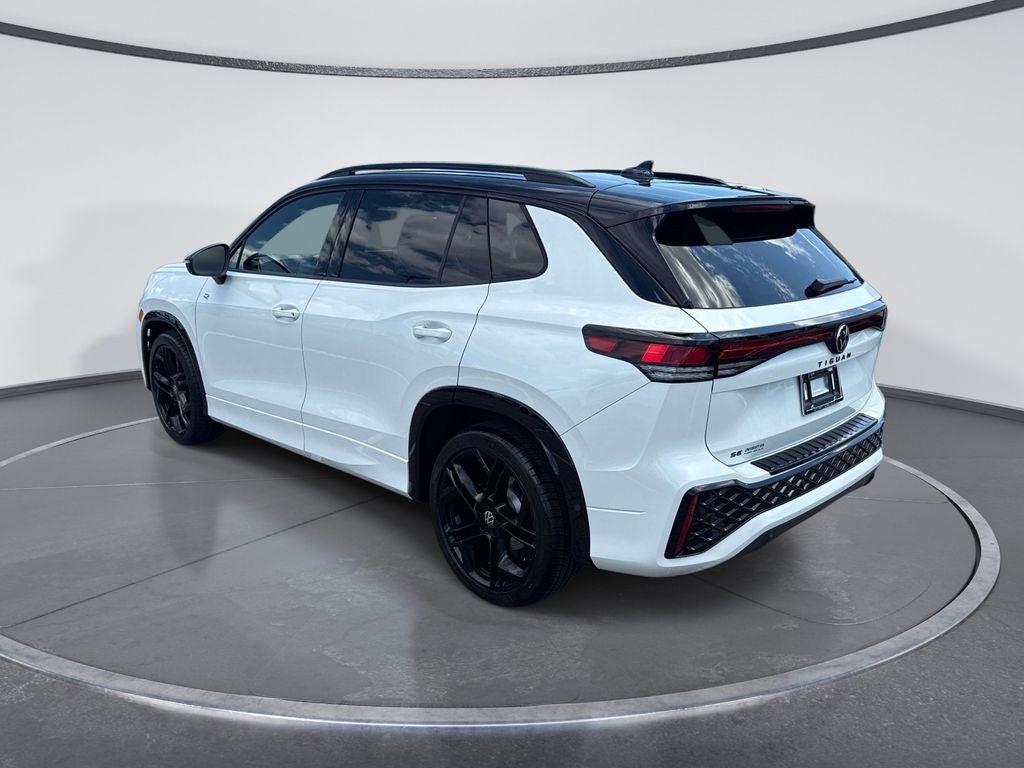 2026 Volkswagen Tiguan 2.0T SE R-Line Black