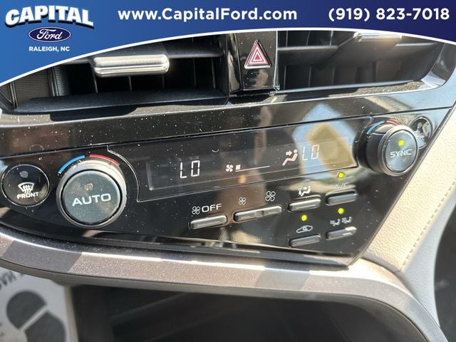 2023 Toyota Camry Hybrid XLE