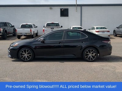 2022 Toyota Camry SE