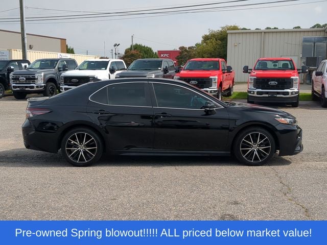 2022 Toyota Camry SE