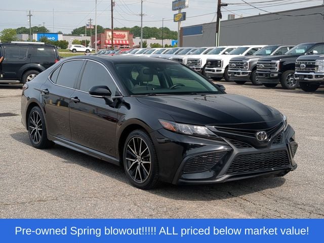 2022 Toyota Camry SE